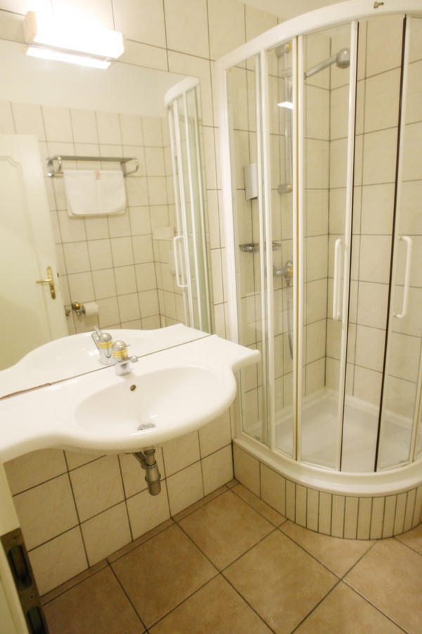 Gozmalom Etterem Es Panzio Bed & Breakfast Körmend Стая снимка