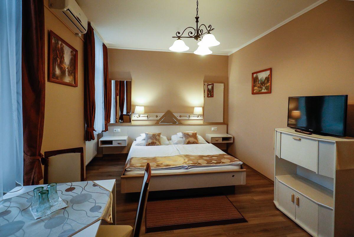Gozmalom Etterem Es Panzio Bed & Breakfast Körmend Екстериор снимка