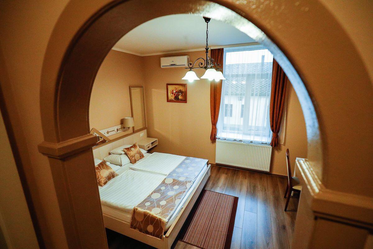 Gozmalom Etterem Es Panzio Bed & Breakfast Körmend Екстериор снимка