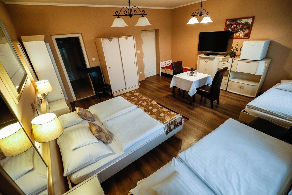 Gozmalom Etterem Es Panzio Bed & Breakfast Körmend Екстериор снимка
