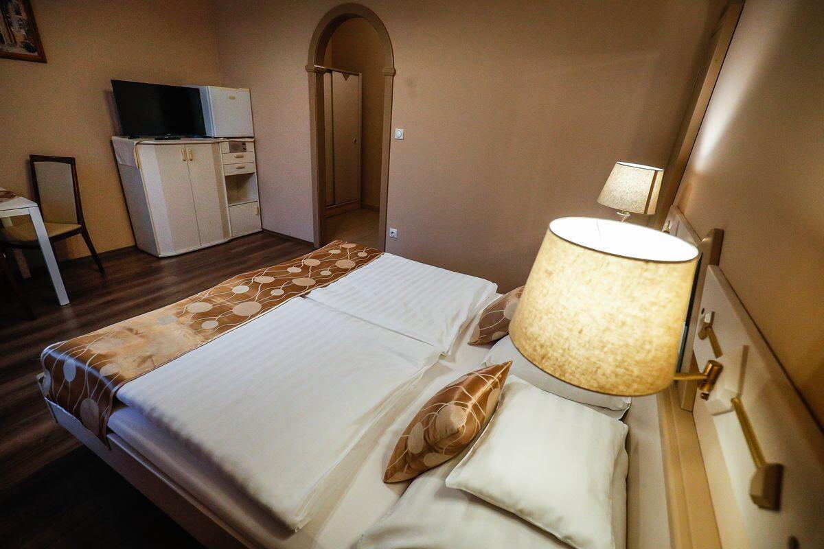 Gozmalom Etterem Es Panzio Bed & Breakfast Körmend Екстериор снимка