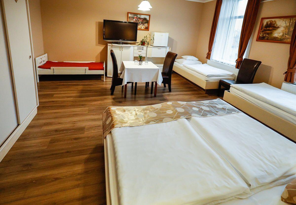 Gozmalom Etterem Es Panzio Bed & Breakfast Körmend Екстериор снимка